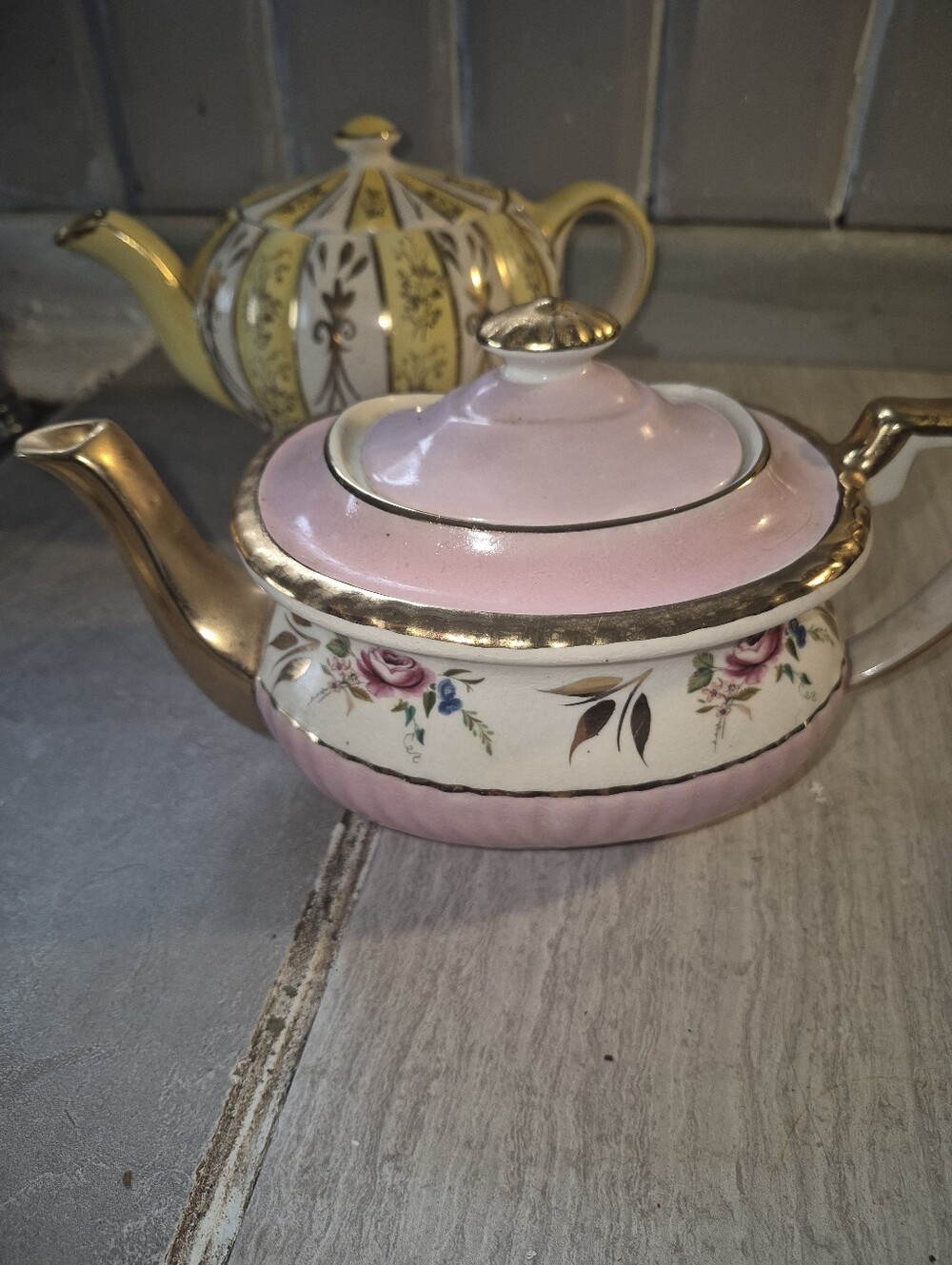 Porcelain Pink Floral Teapot with Gold Trim - Home Kitchen